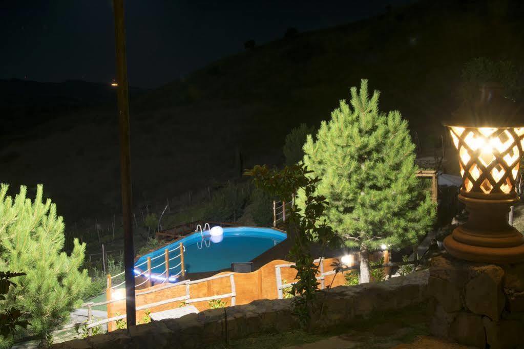 Cesarò Turismo Rurale Leanzaゲストハウス エクステリア 写真